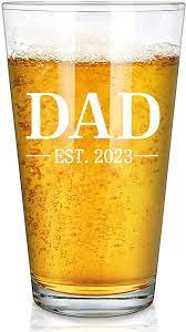 Futtumy Dad Est 2023 Beer Glass, Dad Beer Gifts for Men Father Dad New Dad Husband Stepdad, Dad Beer Pint Glass for Christmas Father's Day Birthday Retirement, 15oz